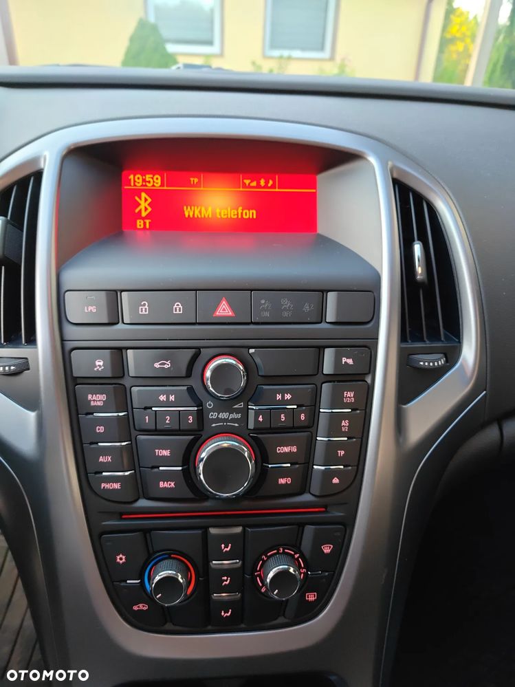 Opel Astra 1.4 T EU6 - 11