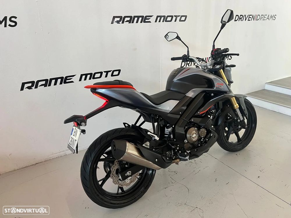 QJ Motor SRK 125S - 8
