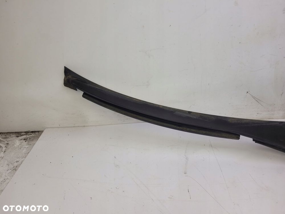 PODSZYBIE PLASTIKOWE WĄSKIE AUDI A4 A5 8K1819403B - 2