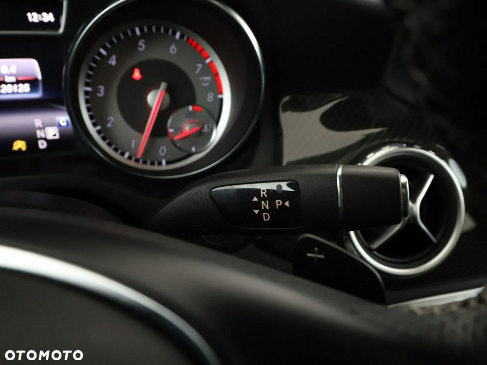 Mercedes-Benz GLA 250 4-Matic Urban - 33