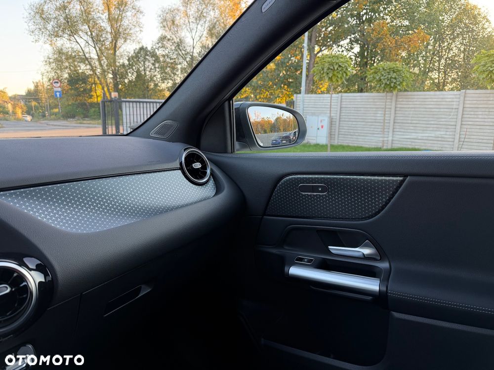 Mercedes-Benz GLA 200 Progressive - 18