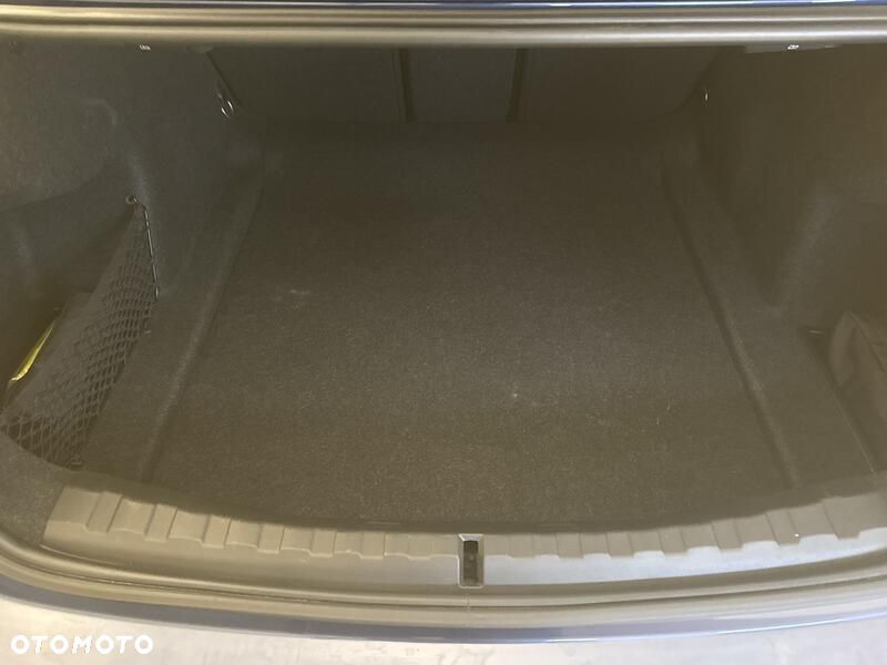 BMW Seria 3 320i sport - 23