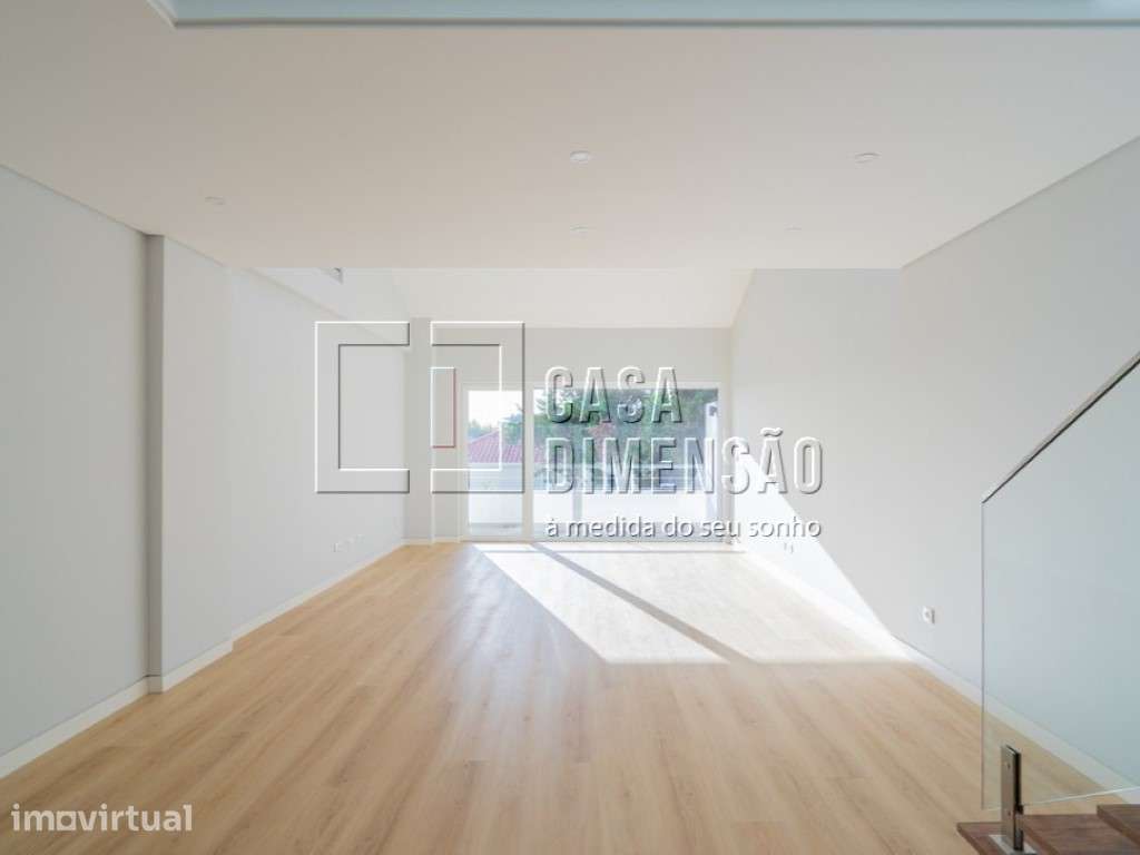 Apartamento de tipologia T3+1 novo com 203m2, com varandas e uma Me... - Grande imagem: 5/60