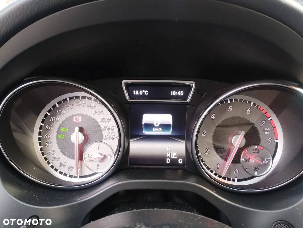 Mercedes-Benz GLA 250 4-Matic AMG Line - 28