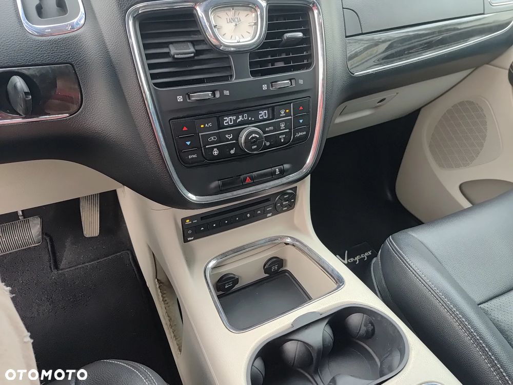 Lancia Voyager 2.8CRD Platinum - 31