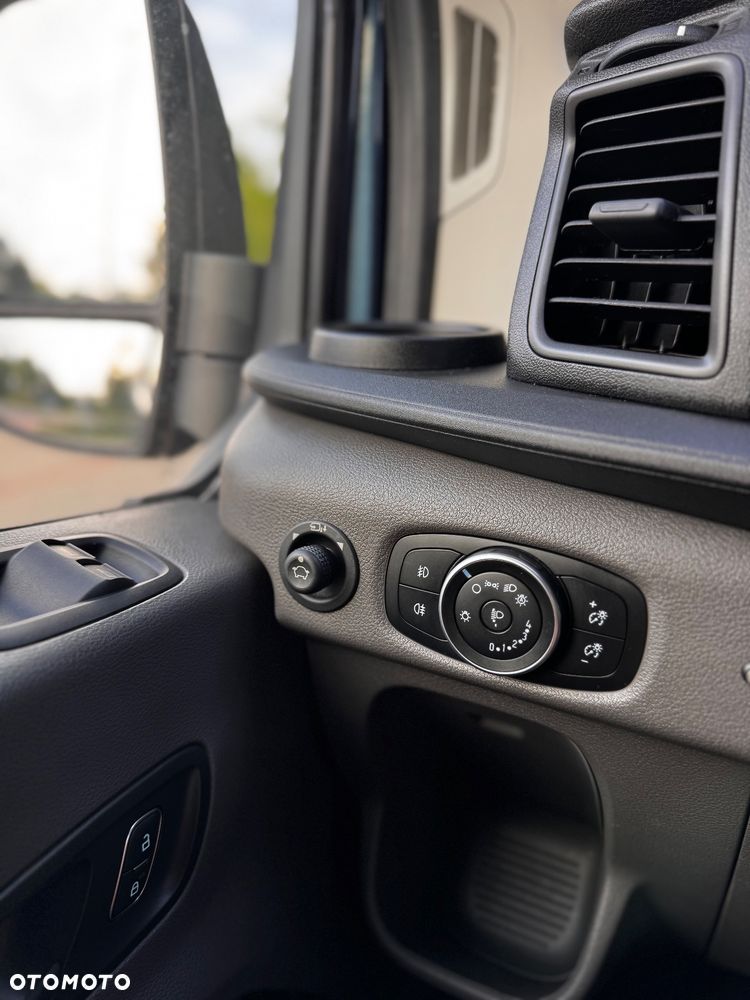 Ford Transit - 18