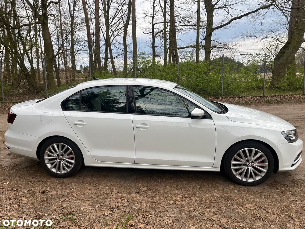 Volkswagen Jetta - 6