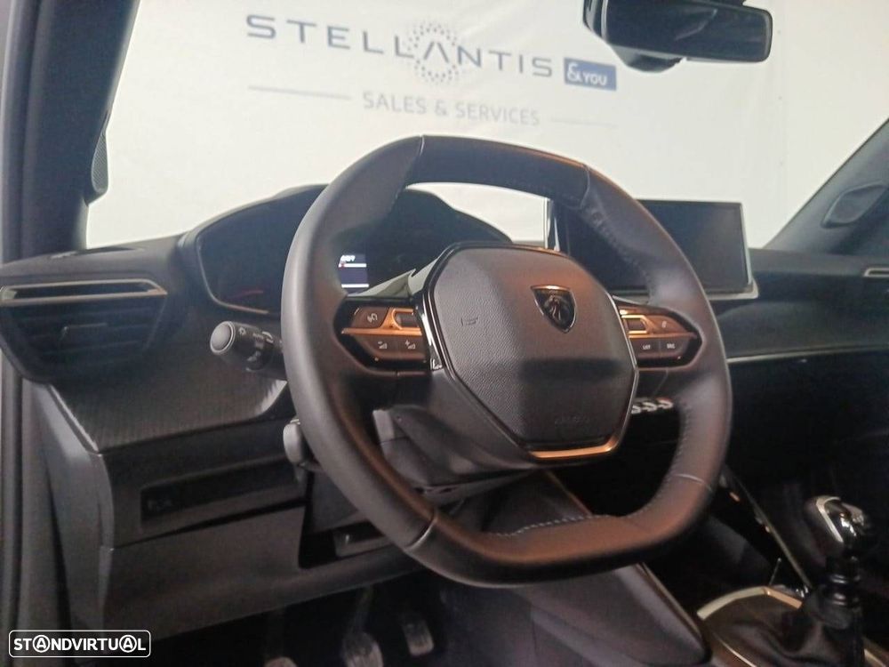 Peugeot 2008 1.2 Style - 12