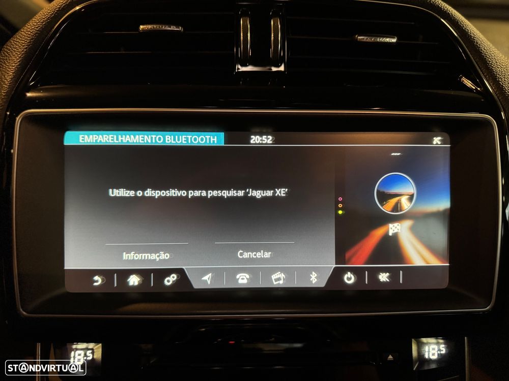 Jaguar XE 2.0 D R-Dynamic HSE - 25