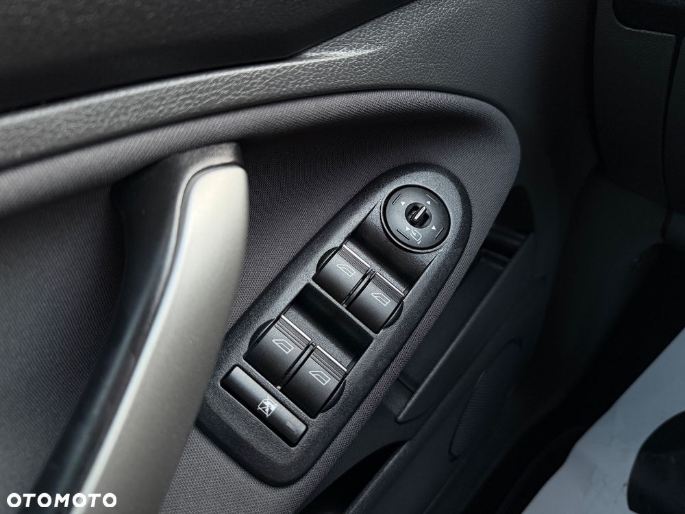 Ford Kuga 2.0 TDCi 2x4 Champions Edition - 27