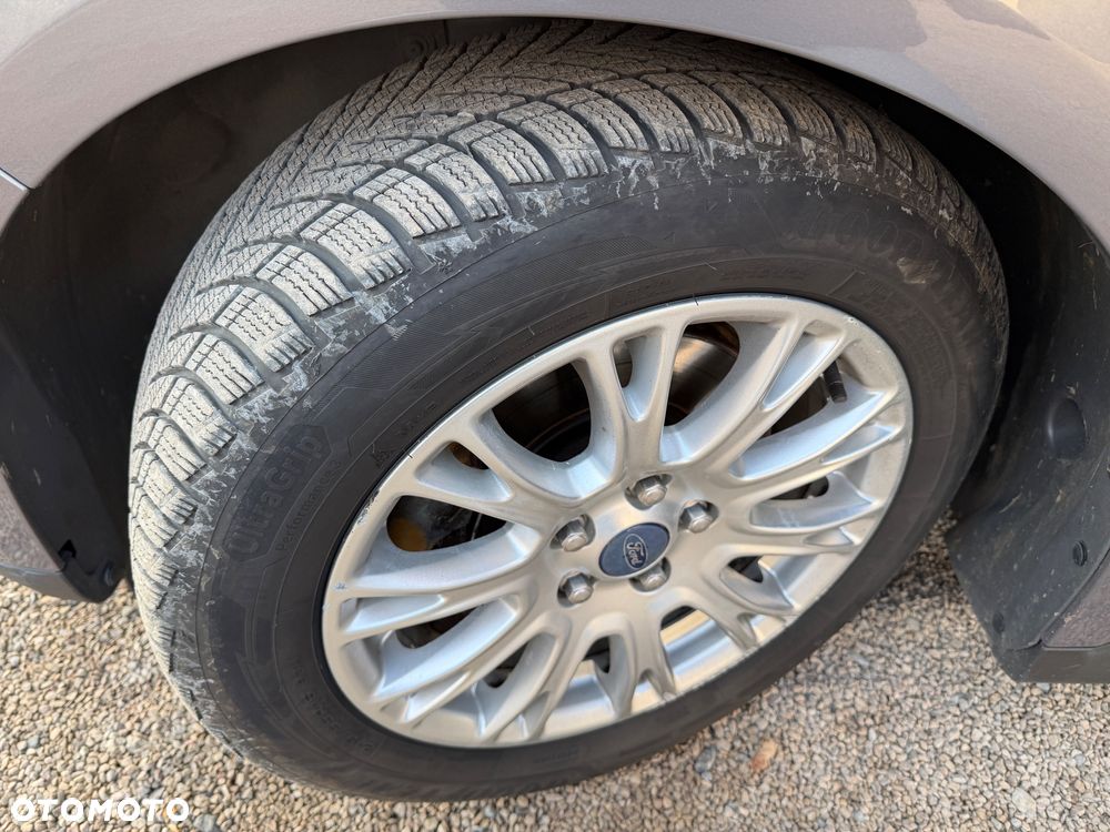 Ford Grand C-MAX - 32