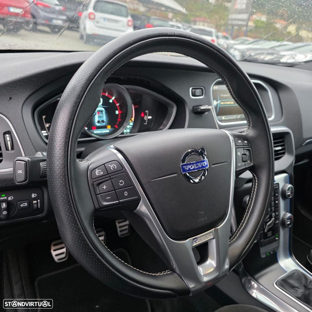 Volvo V40 1.6 D2 R-Design - 19