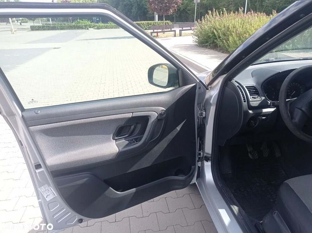 Skoda Fabia 1.4 16V Ambition - 11