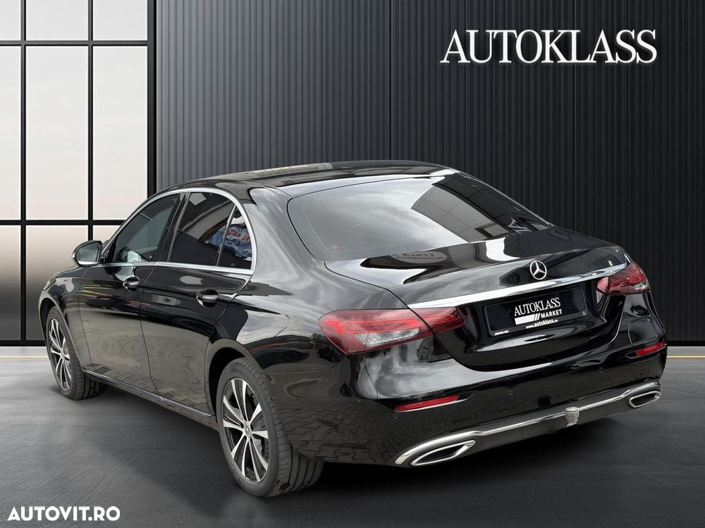 Mercedes-Benz E 300 4MATIC Aut. - 3