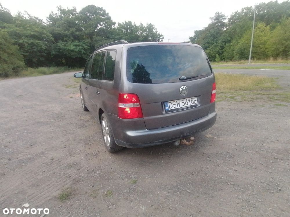 Volkswagen Touran 1.6 Conceptline - 6