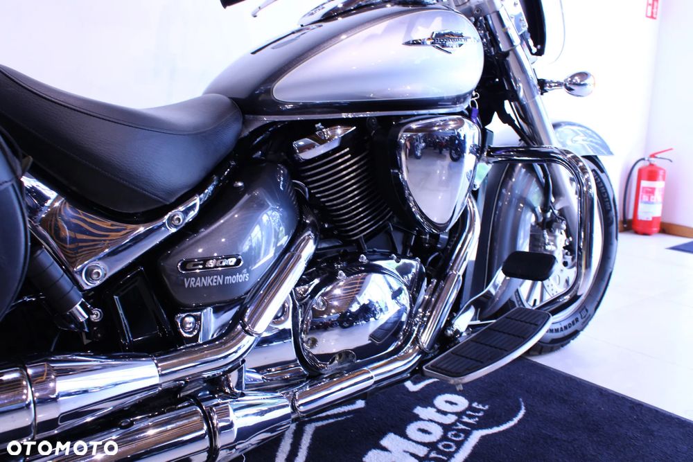 Suzuki Intruder - 24