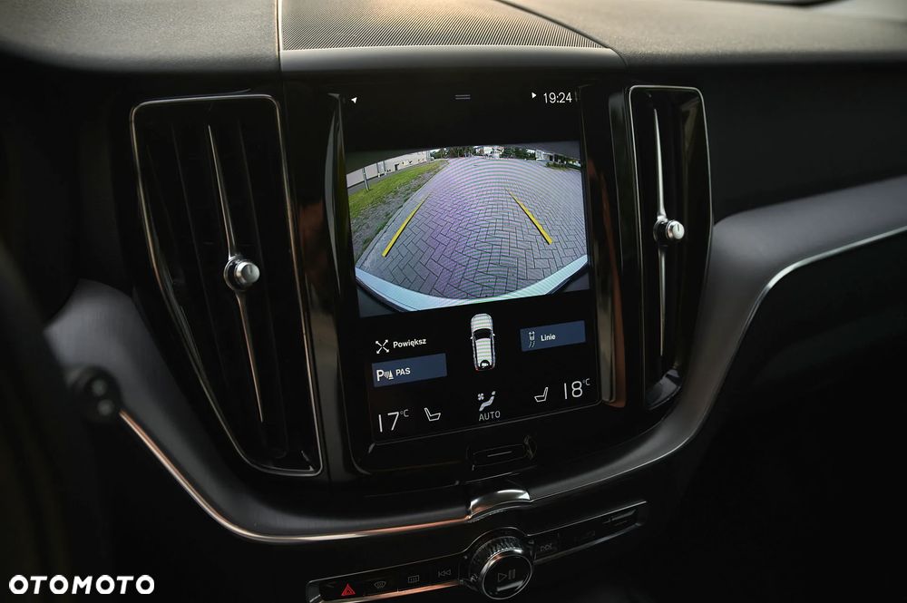 Volvo XC 60 B4 D AWD Momentum Pro - 35