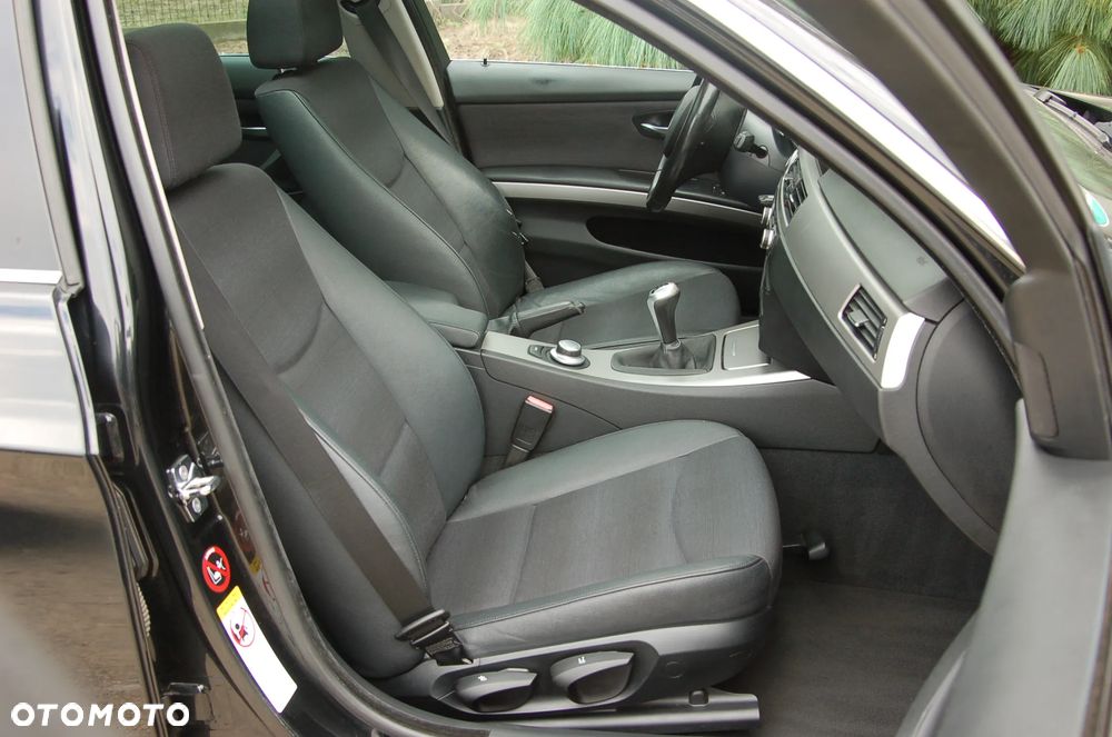 BMW Seria 3 325i - 31