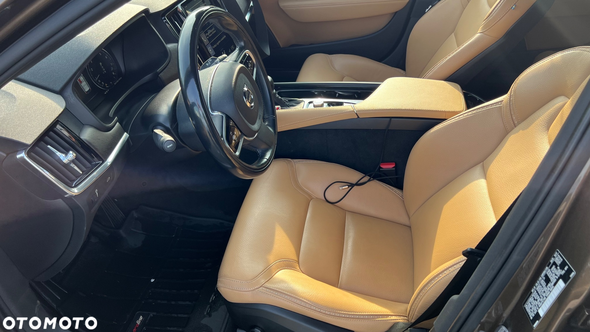 Volvo V90 Cross Country T5 AWD - 29