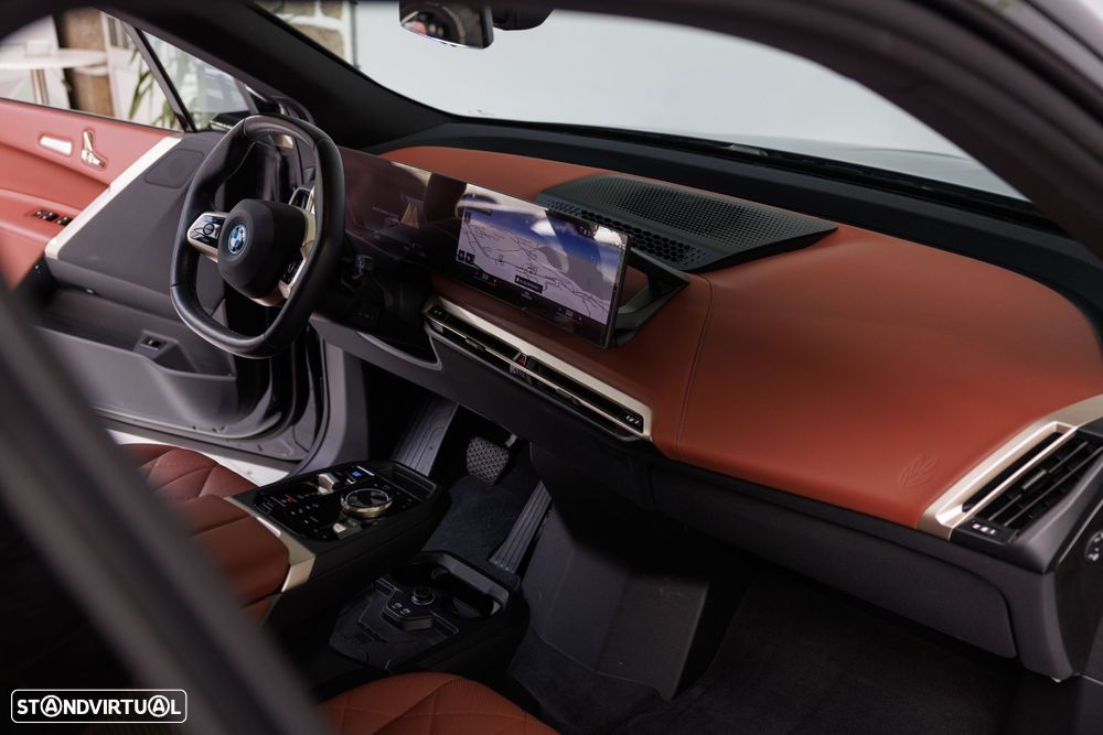 BMW iX xDrive 50 Pack Desportivo - 12