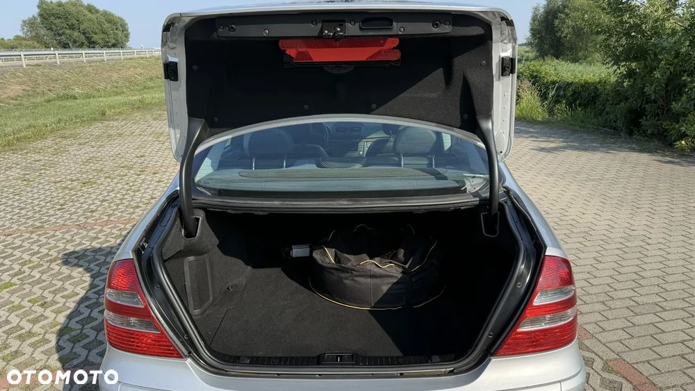 Mercedes-Benz Klasa E 200 Kompressor Automatik Classic - 10