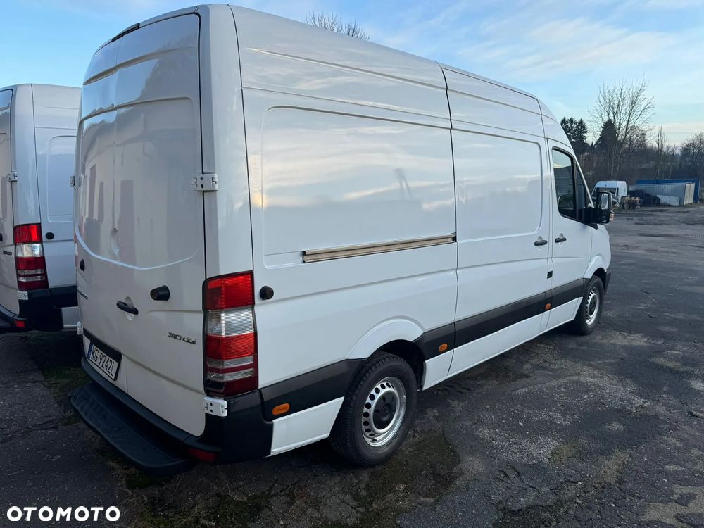 Mercedes-Benz Sprinter - 3