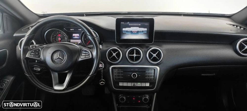 Mercedes-Benz A 160 - 25