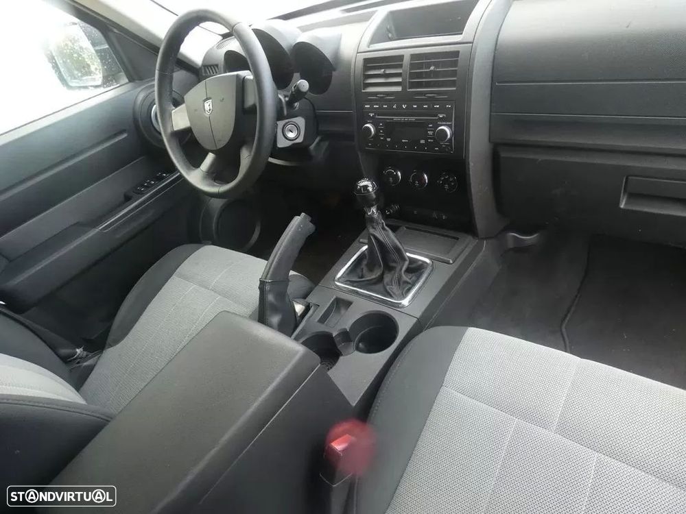 Dodge Nitro - 17