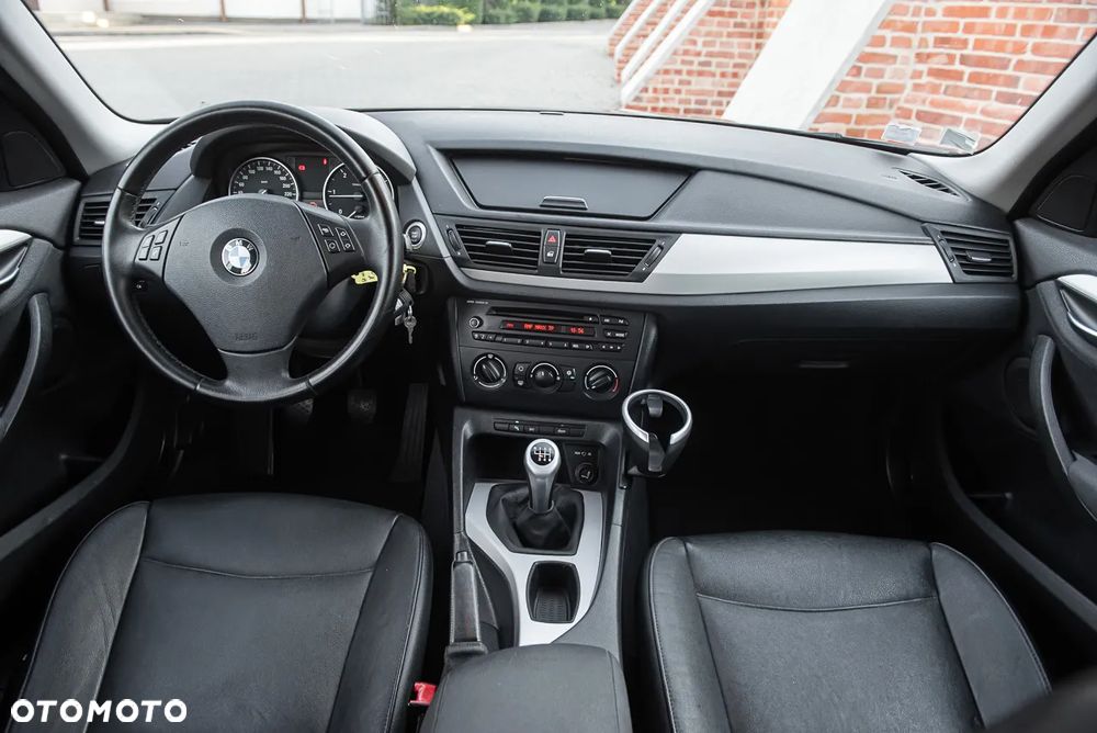 BMW X1 sDrive18d Sport Line - 24