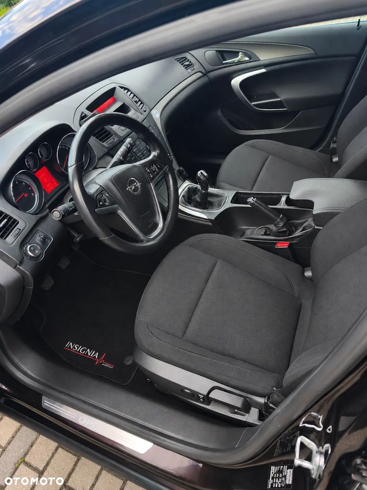 Opel Insignia 1.8 - 10