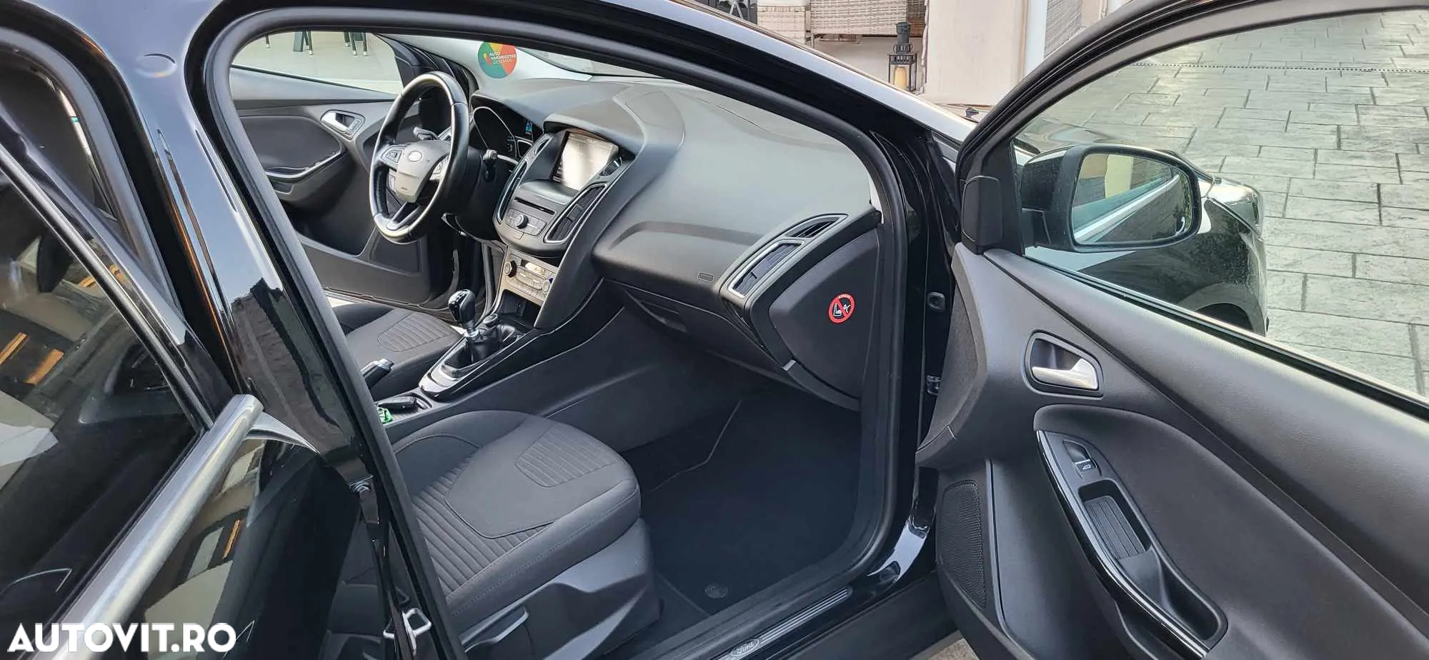 Ford Focus - 12