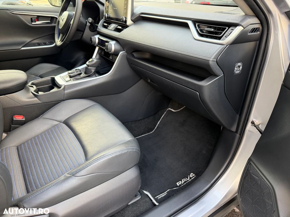 Toyota RAV4 - 25