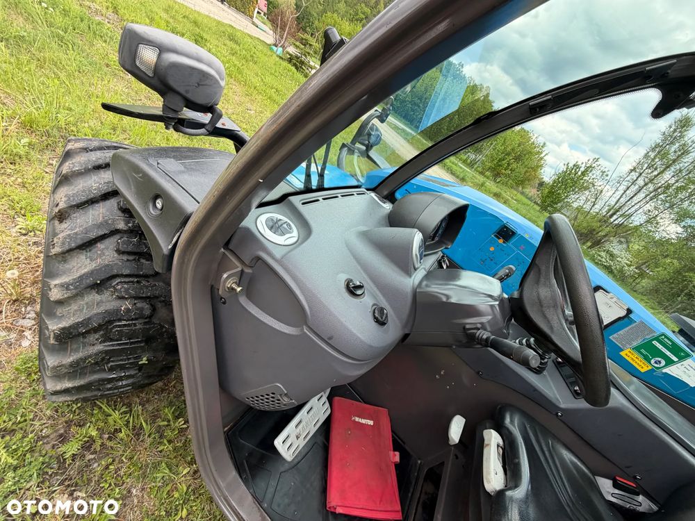 Manitou MT625H. Wersja COMFORT lepsza od Easy!! Ładowarka Teleskopowa 6 metrów Wysuw. Udźwig 2,5tony. Jak Nowa z Salonu. Pochodzi z Gospodarstwa Norweskiego! 2017rok. przebieg tylko 3200mtg. Silnik Kubota 4cyl. Mocny 80 Km. ZERO ZUŻYCIA ORYGINAŁ. Bez luzów i wycieków. Aktualna DEKRA BMWT. Mała Gabarytowo a Bardzo wydajna maszyna. Opony Nowe! Szybka wolna jazda. 3tryby skrętu! Zadbany sprzęt. Okazja - 26