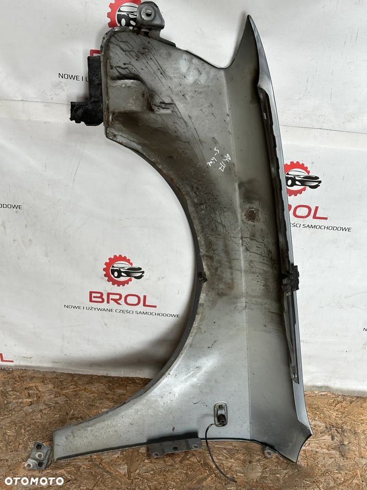 BŁOTNIK PRZEDNI PRAWY AUDI A4 B7 - 7