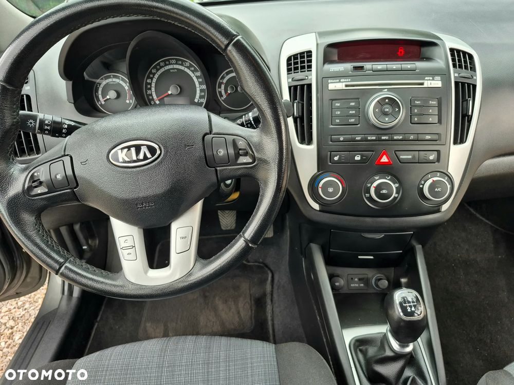 Kia Ceed 1.4 CVVT Dream-Team Edition - 20
