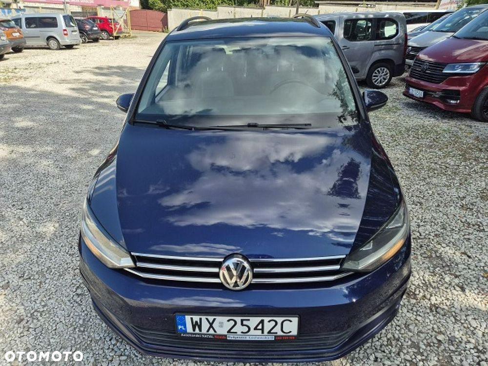 Volkswagen Touran - 12