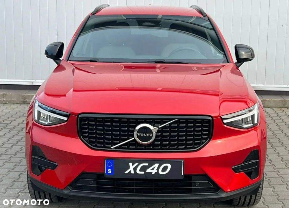Volvo XC 40 B4 AWD Plus Dark - 12