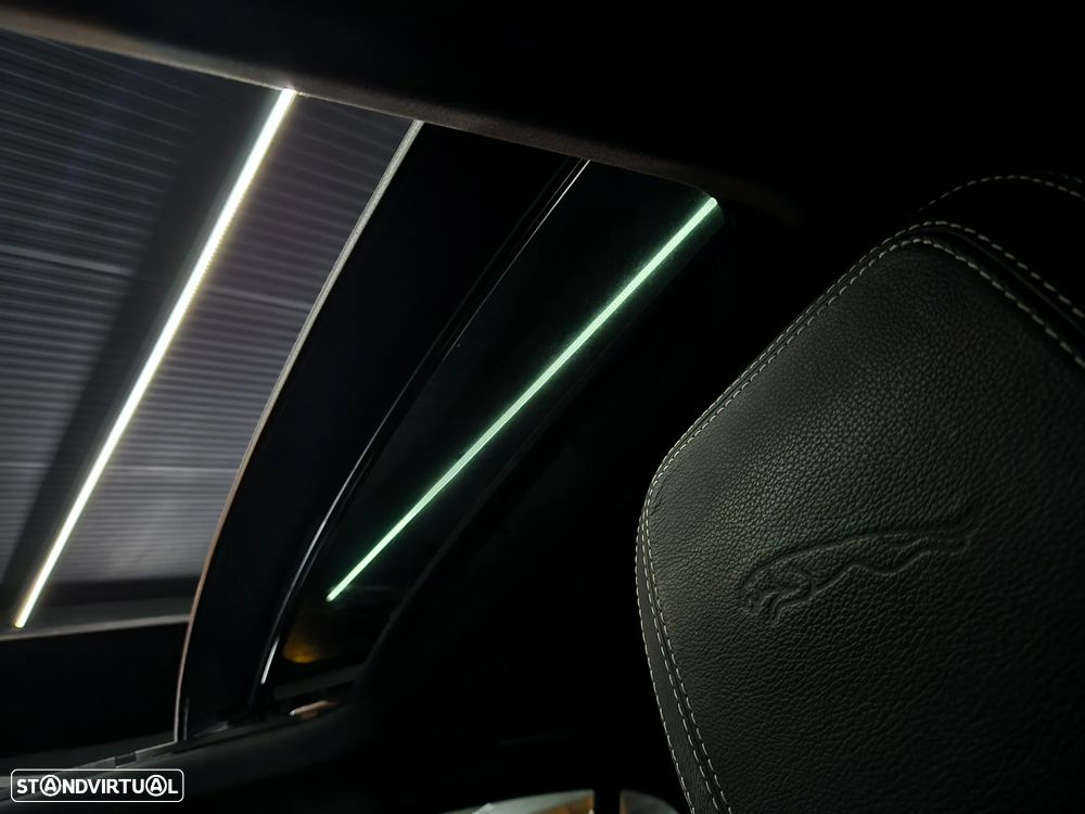 Jaguar XE 2.0 D R-Dynamic HSE - 25
