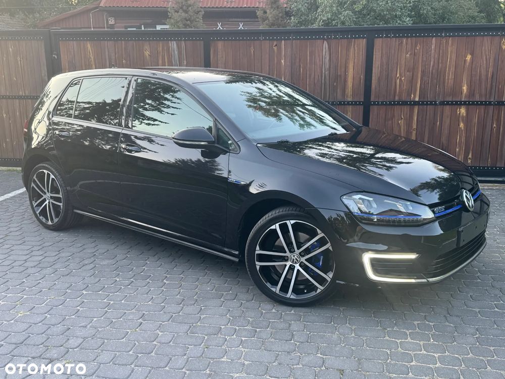 Volkswagen Golf - 26