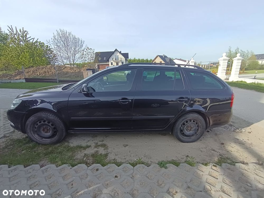 Skoda Octavia 1.6 TDI DPF DSG FAMILY - 8