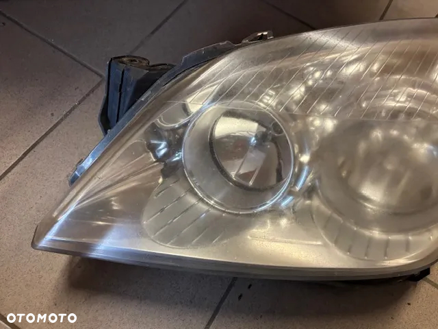 LAMPA PRZÓD LEWA OPEL ASTRA H - 2