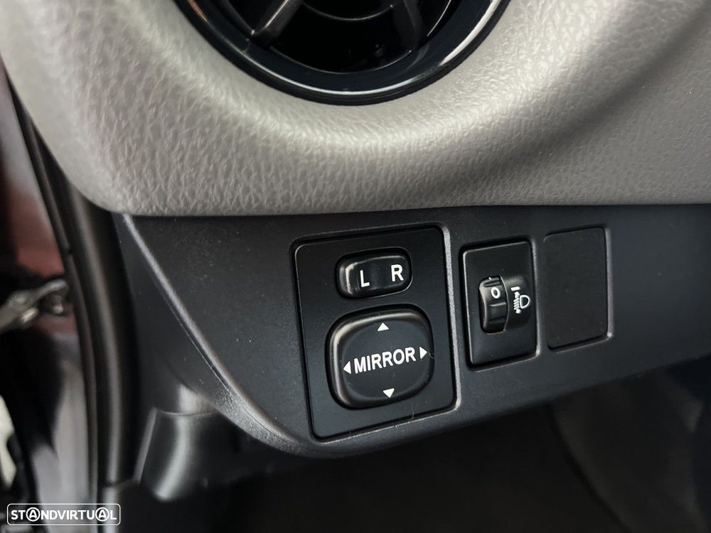 Toyota Yaris 1.5 HSD Comfort+P.Style - 19