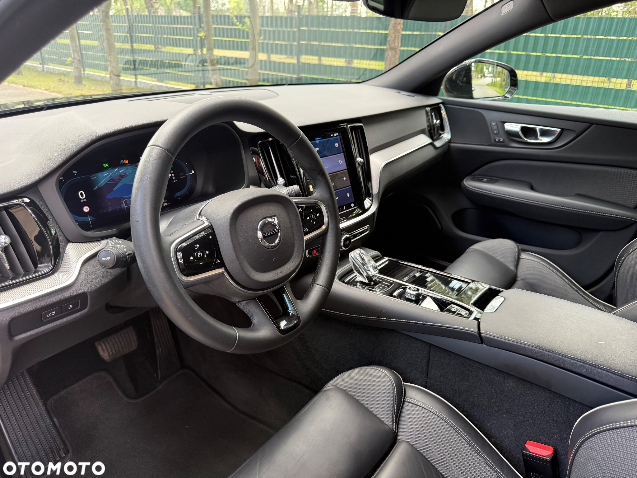 Volvo V60 T6 AWD Recharge Geartronic RDesign - 12