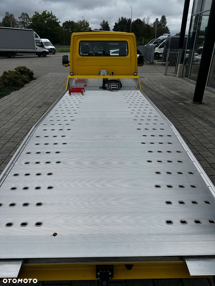 Mercedes-Benz Sprinter - 33