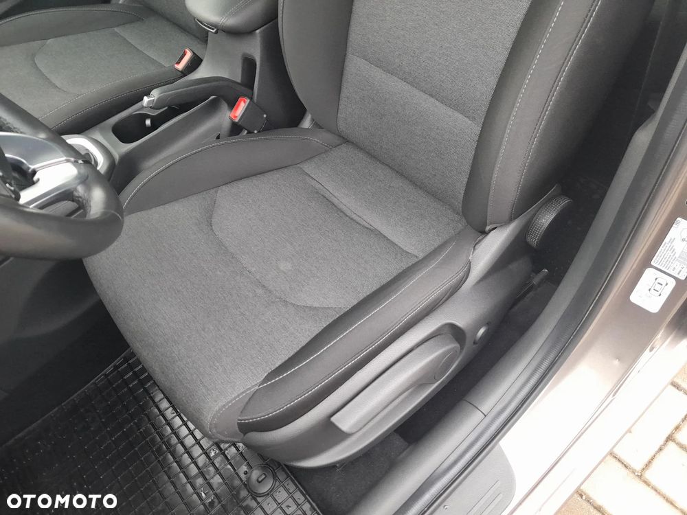 Hyundai i30 1.5 DPI Smart - 12