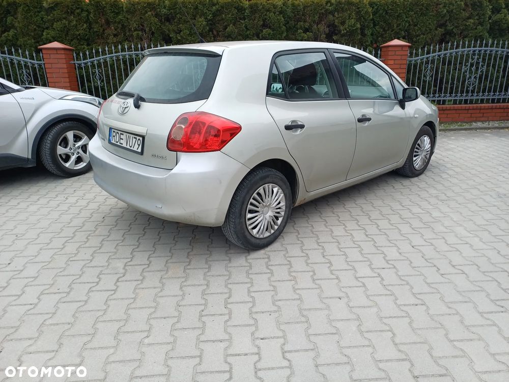 Toyota Auris 1.4 D-4D 2010 - 4
