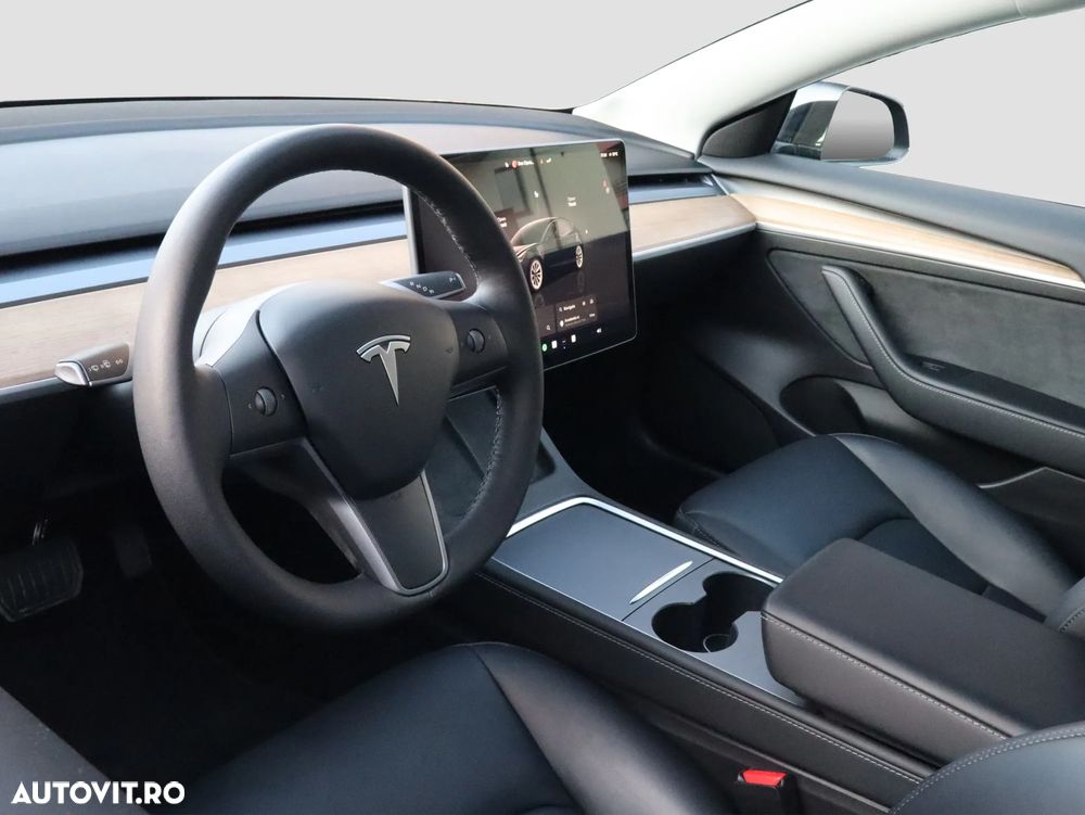 Tesla Model 3 - 10
