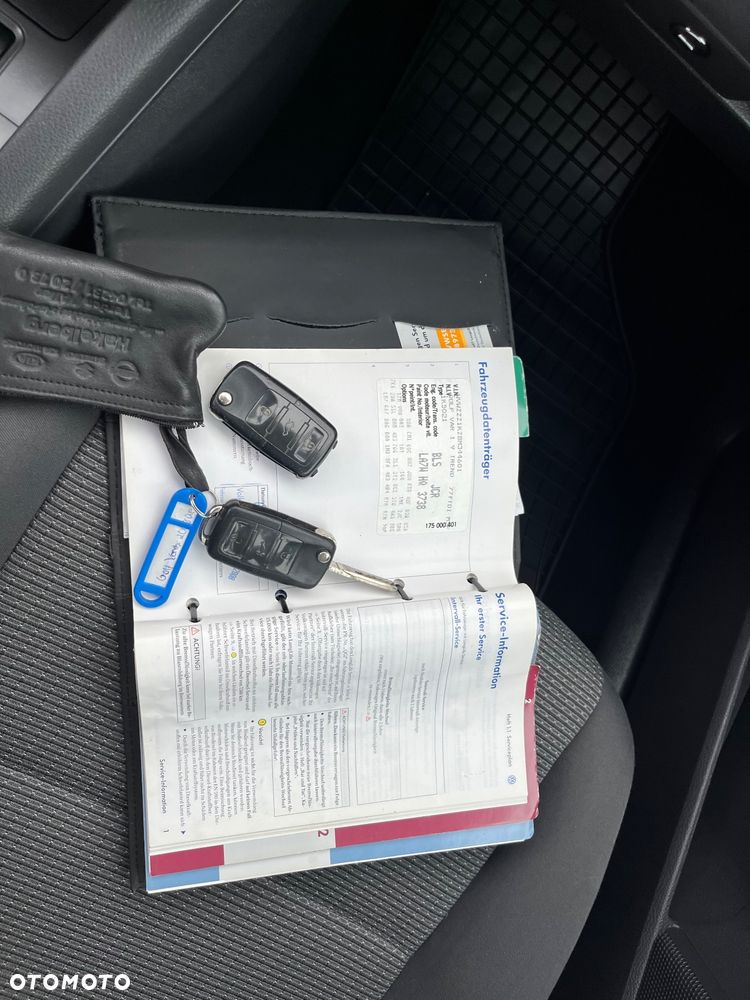 Volkswagen Golf 1.9 TDI DPF Trendline BlueMotion - 30