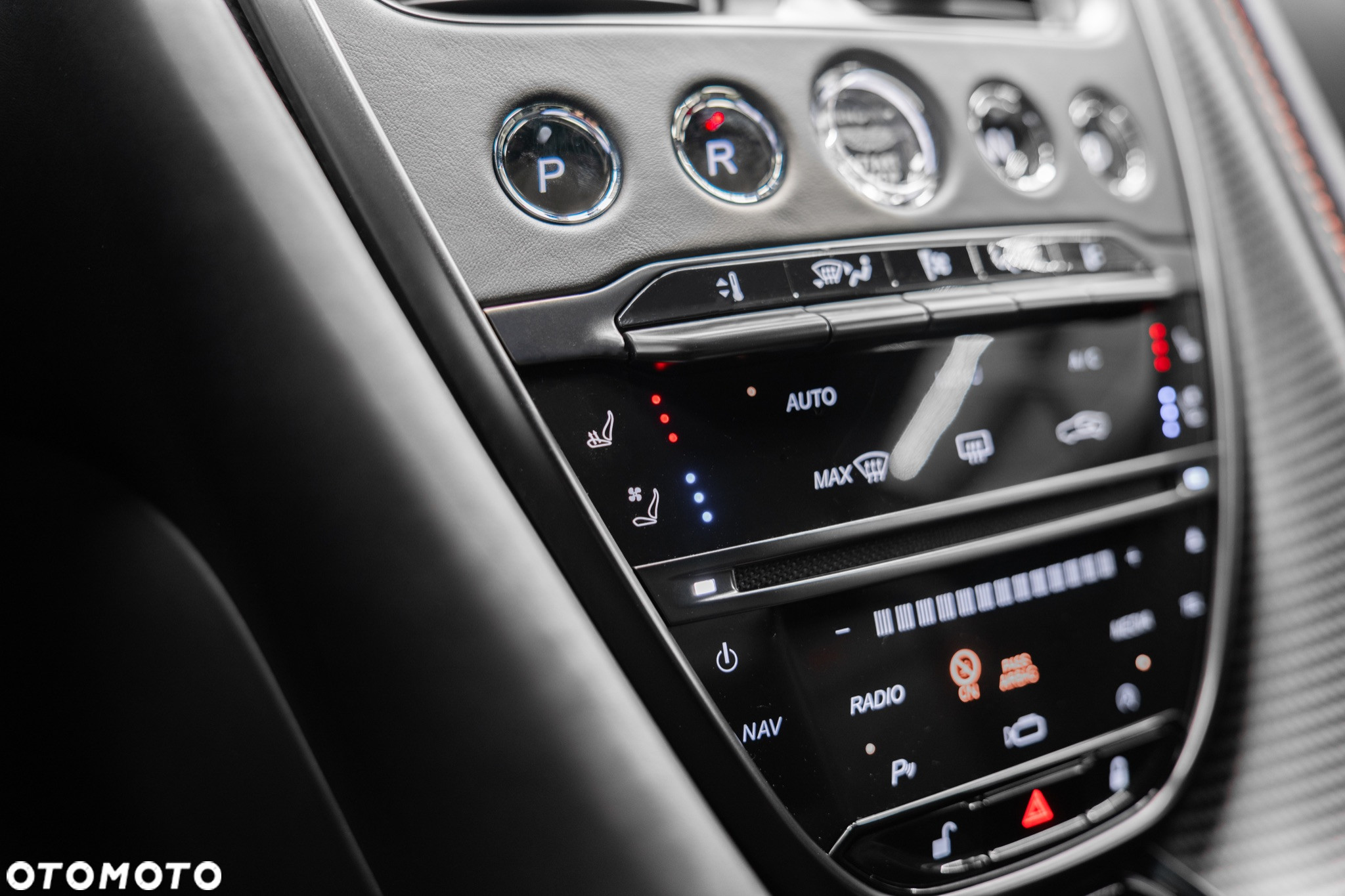 Aston Martin DBS - 19