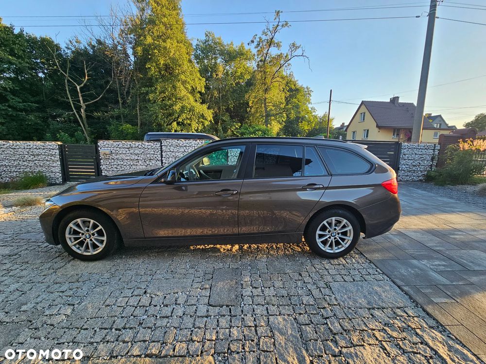 BMW Seria 3 320d xDrive Sport Line - 5